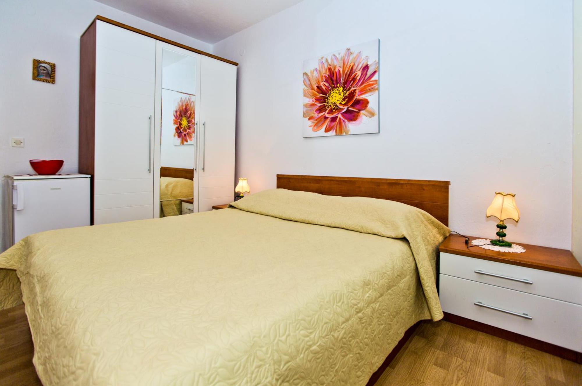 Rooms Barbaric Đảo Hvar Ngoại thất bức ảnh