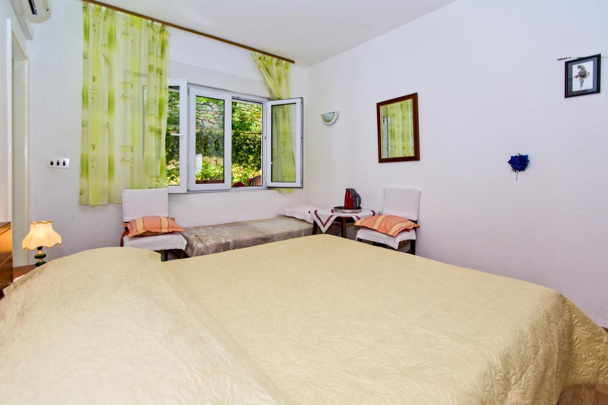 Rooms Barbaric Đảo Hvar Ngoại thất bức ảnh