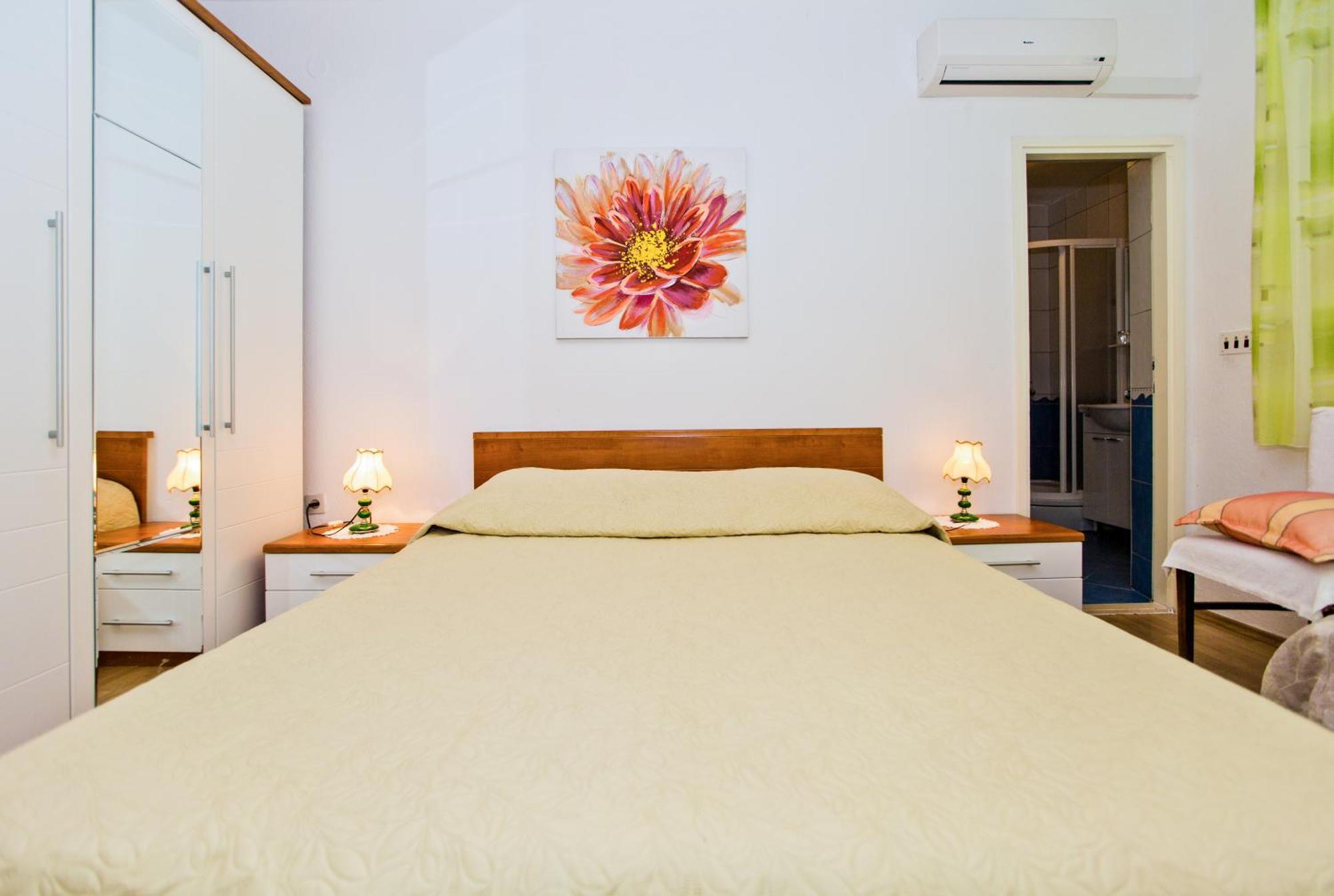 Rooms Barbaric Đảo Hvar Ngoại thất bức ảnh