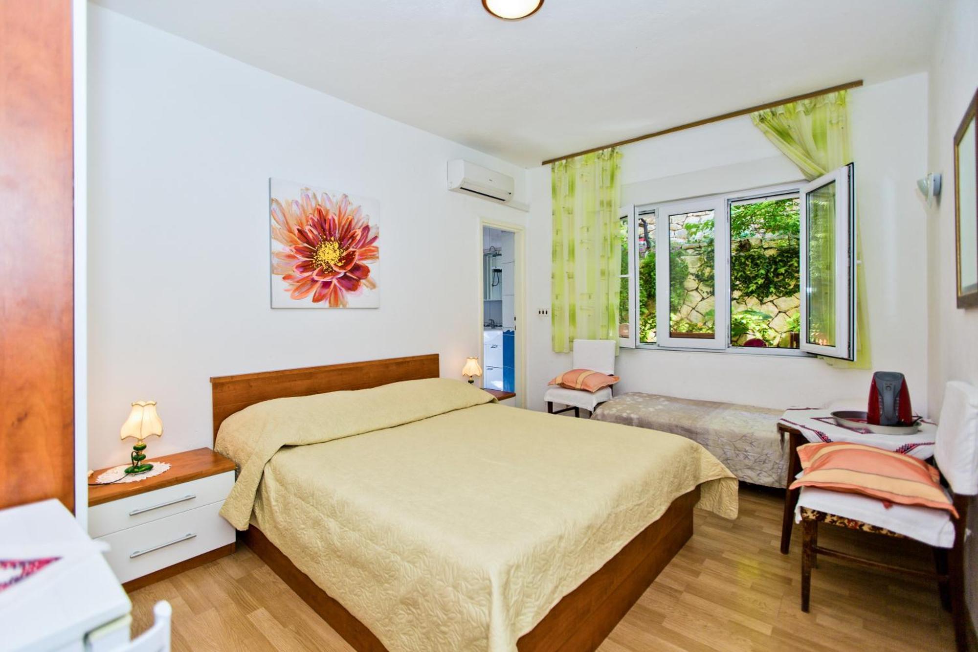 Rooms Barbaric Đảo Hvar Ngoại thất bức ảnh